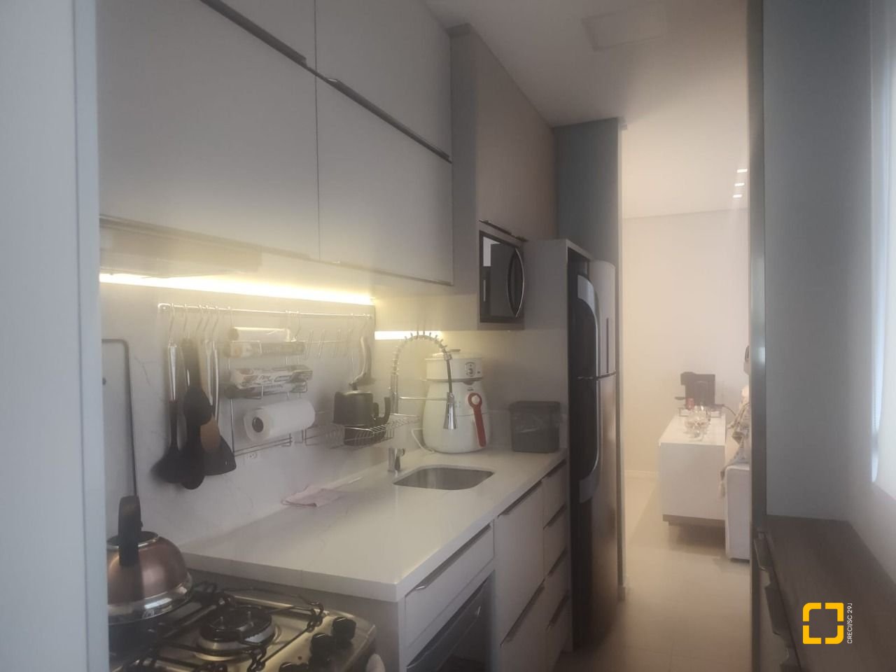 Apartamento com 72m², 3 quartos (sendo 1 suíte), 2 garagens, no bairro João Paulo em Florianópolis