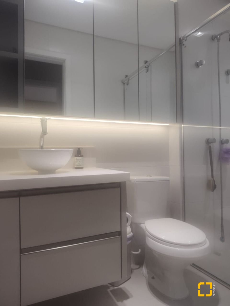 Apartamento com 72m², 3 quartos (sendo 1 suíte), 2 garagens, no bairro João Paulo em Florianópolis