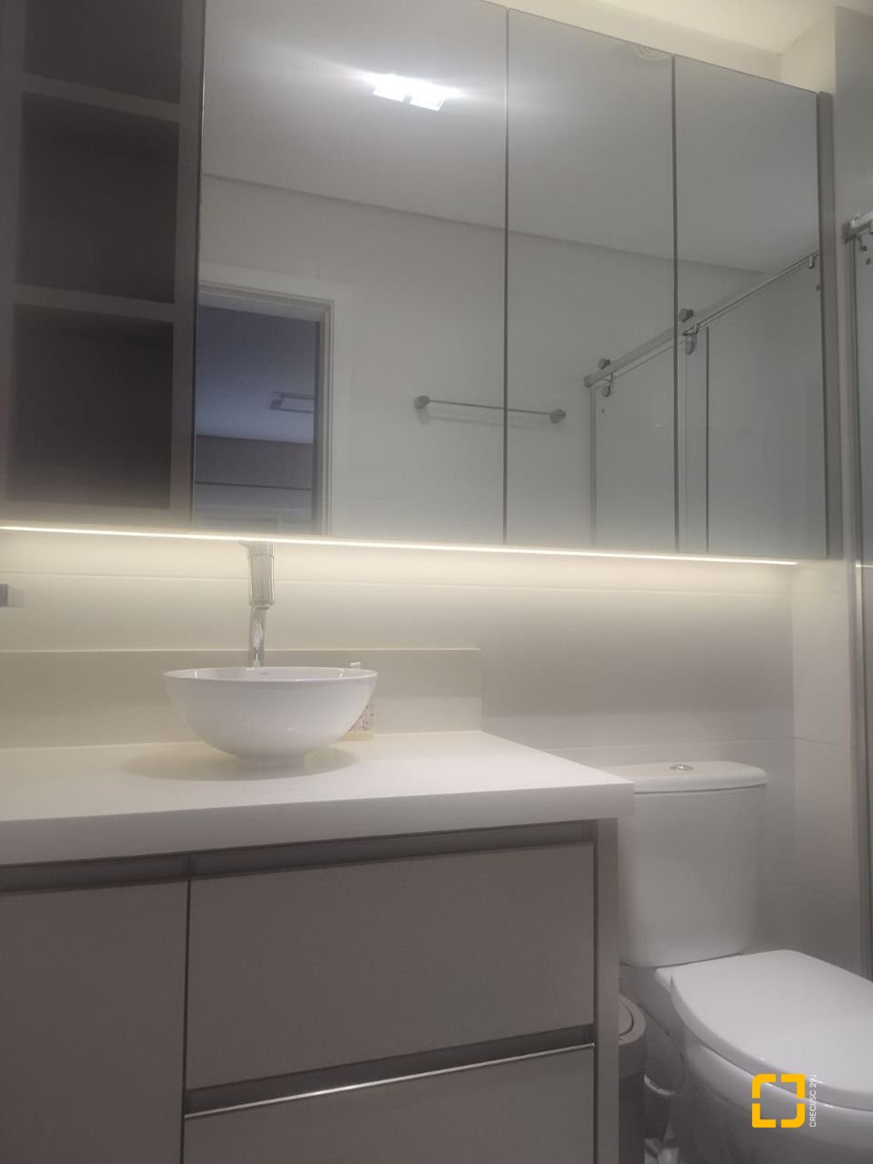 Apartamento com 72m², 3 quartos (sendo 1 suíte), 2 garagens, no bairro João Paulo em Florianópolis