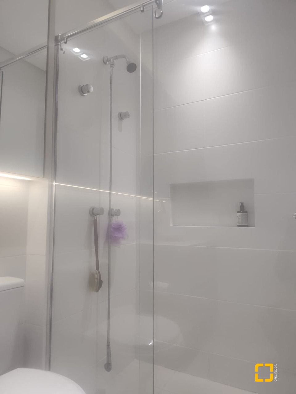 Apartamento com 72m², 3 quartos (sendo 1 suíte), 2 garagens, no bairro João Paulo em Florianópolis