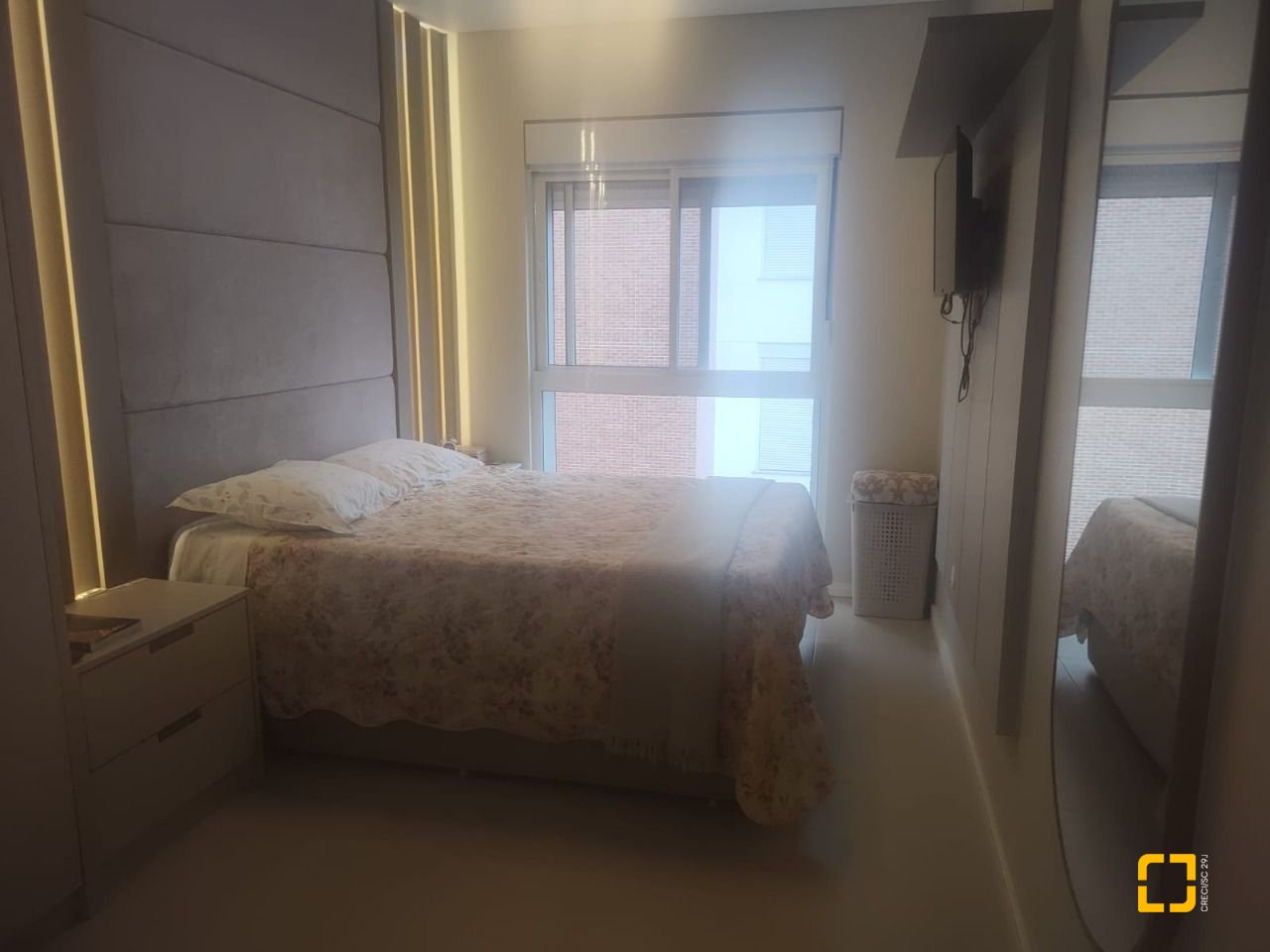 Apartamento com 72m², 3 quartos (sendo 1 suíte), 2 garagens, no bairro João Paulo em Florianópolis
