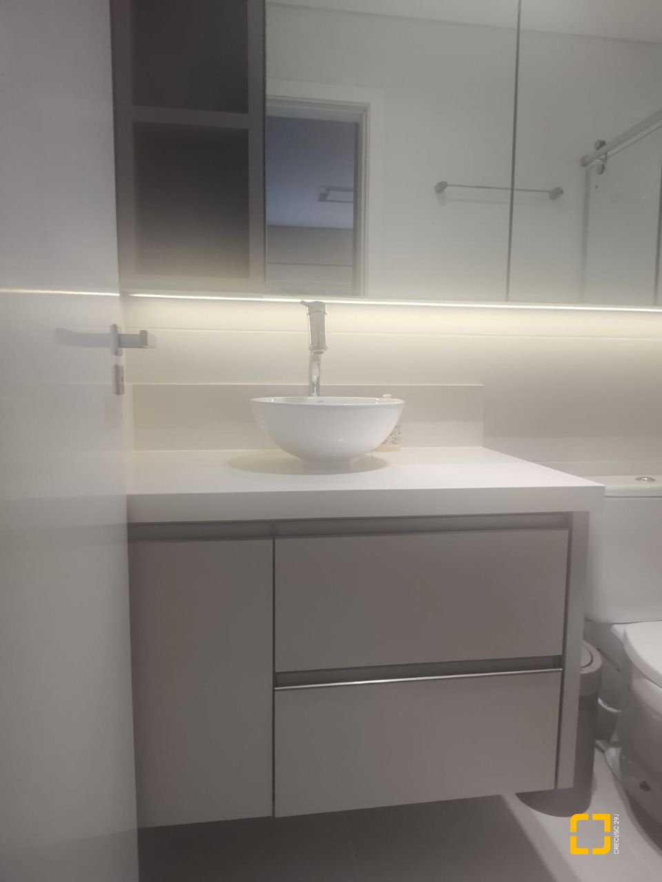 Apartamento com 72m², 3 quartos (sendo 1 suíte), 2 garagens, no bairro João Paulo em Florianópolis