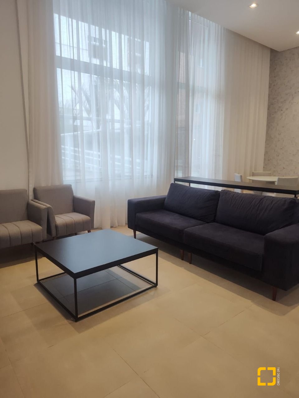 Apartamento com 72m², 3 quartos (sendo 1 suíte), 2 garagens, no bairro João Paulo em Florianópolis
