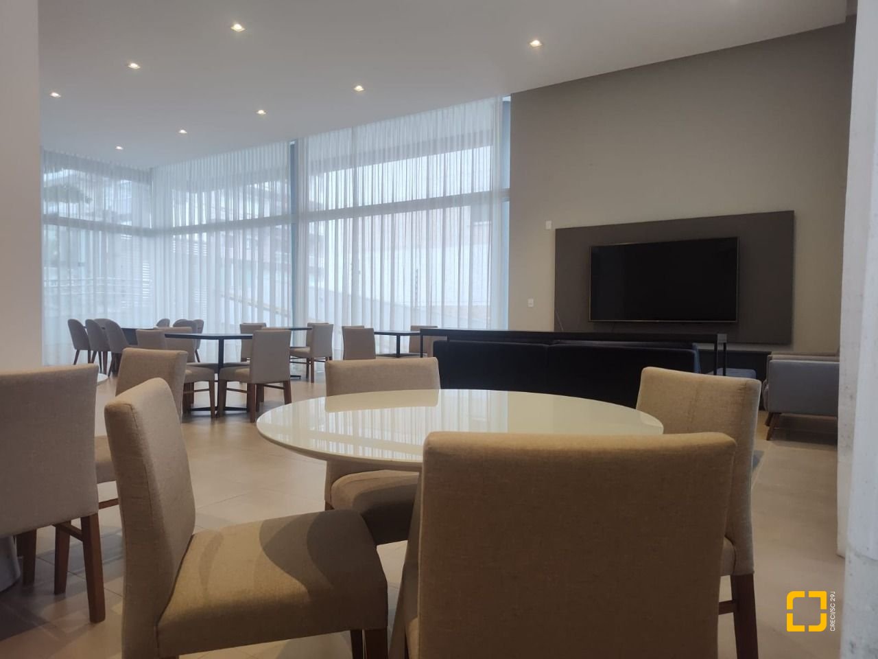 Apartamento com 72m², 3 quartos (sendo 1 suíte), 2 garagens, no bairro João Paulo em Florianópolis