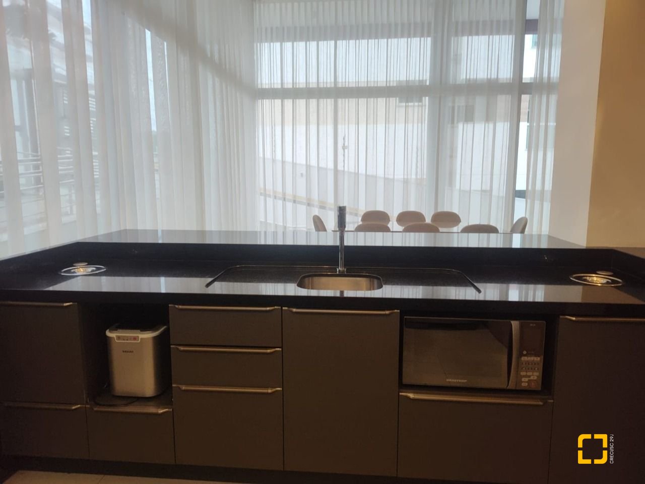 Apartamento com 72m², 3 quartos (sendo 1 suíte), 2 garagens, no bairro João Paulo em Florianópolis