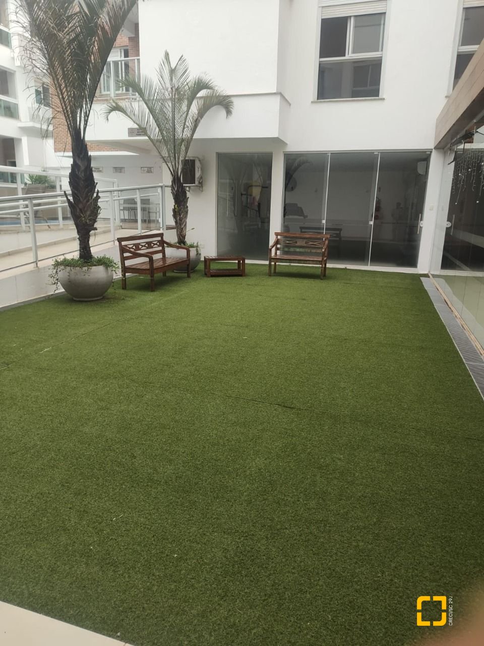 Apartamento com 72m², 3 quartos (sendo 1 suíte), 2 garagens, no bairro João Paulo em Florianópolis