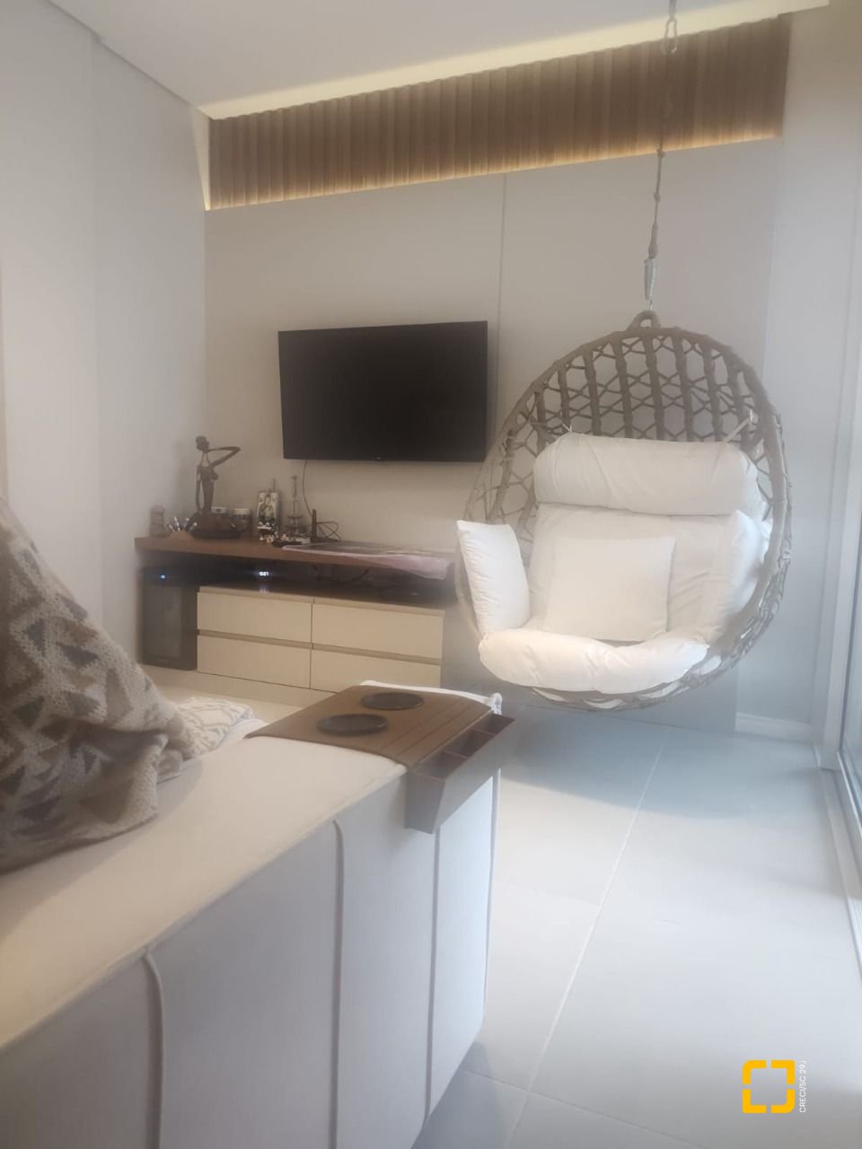 Apartamento com 72m², 3 quartos (sendo 1 suíte), 2 garagens, no bairro João Paulo em Florianópolis