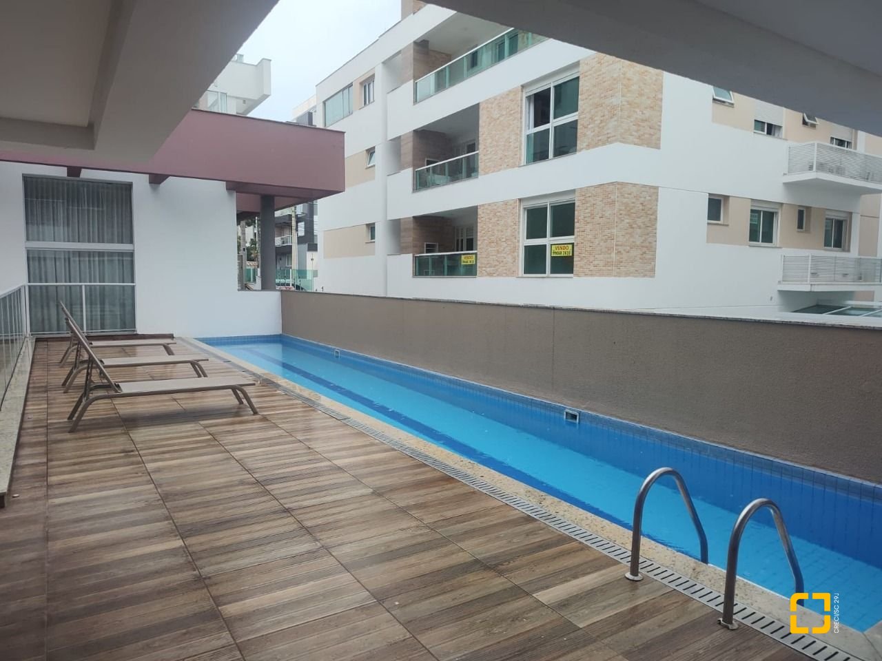 Apartamento com 72m², 3 quartos (sendo 1 suíte), 2 garagens, no bairro João Paulo em Florianópolis