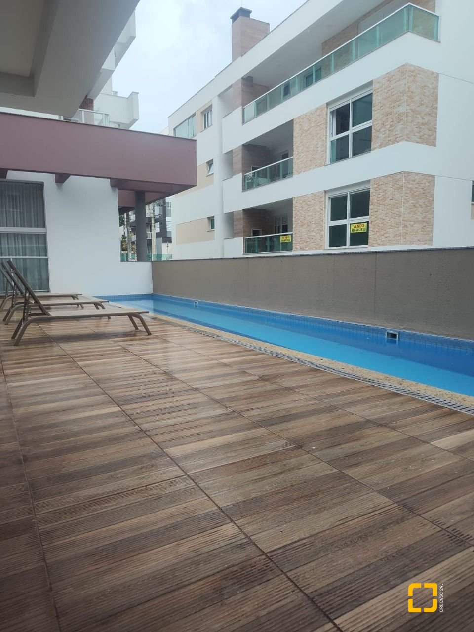 Apartamento com 72m², 3 quartos (sendo 1 suíte), 2 garagens, no bairro João Paulo em Florianópolis