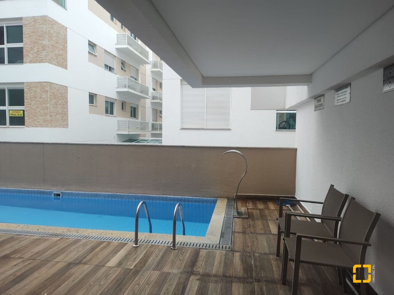 Apartamento com 72m², 3 quartos (sendo 1 suíte), 2 garagens, no bairro João Paulo em Florianópolis