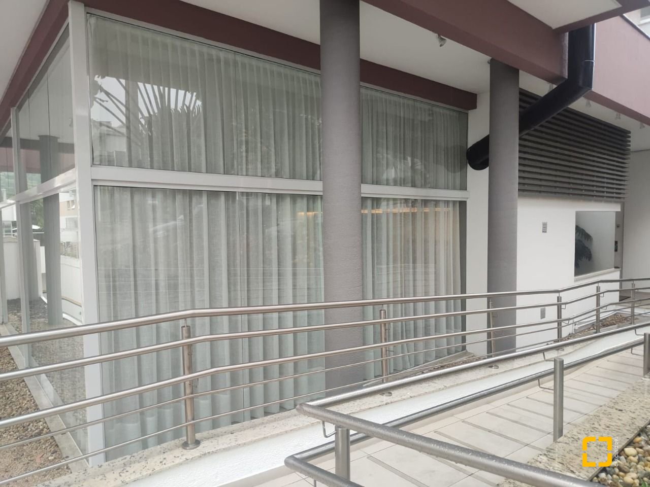 Apartamento com 72m², 3 quartos (sendo 1 suíte), 2 garagens, no bairro João Paulo em Florianópolis