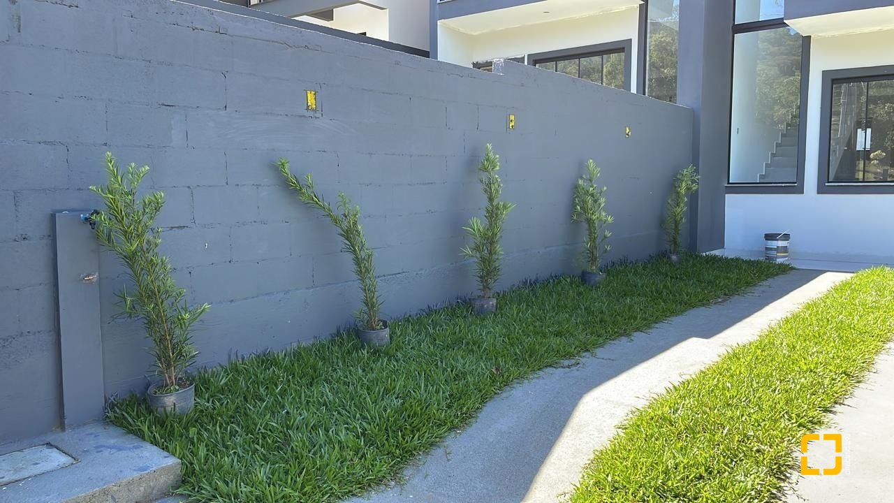 Casa com 86m², 2 quartos (sendo 2 suítes), 1 garagem, no bairro Potecas em São José