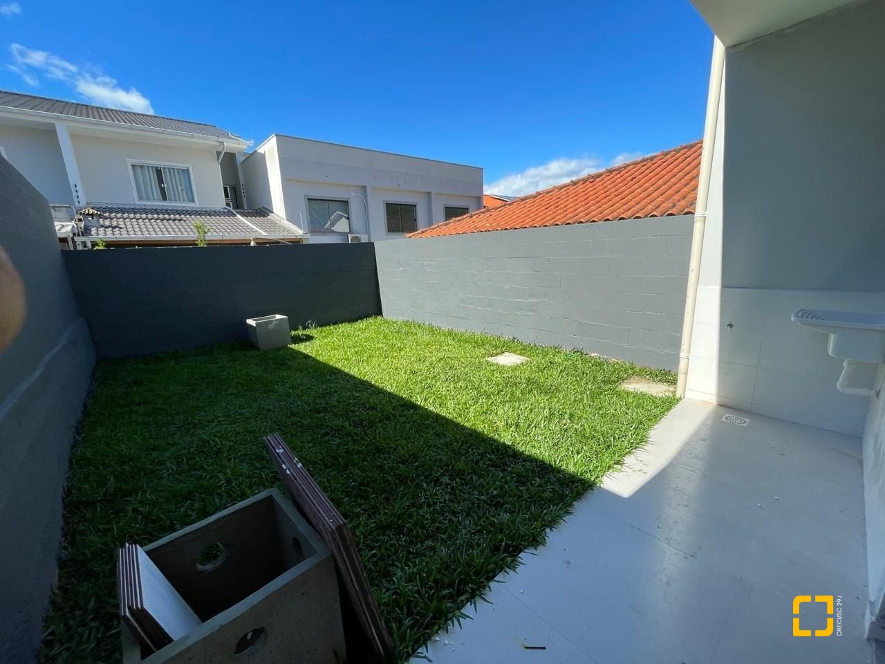 Casa com 86m², 2 quartos (sendo 2 suítes), 1 garagem, no bairro Potecas em São José