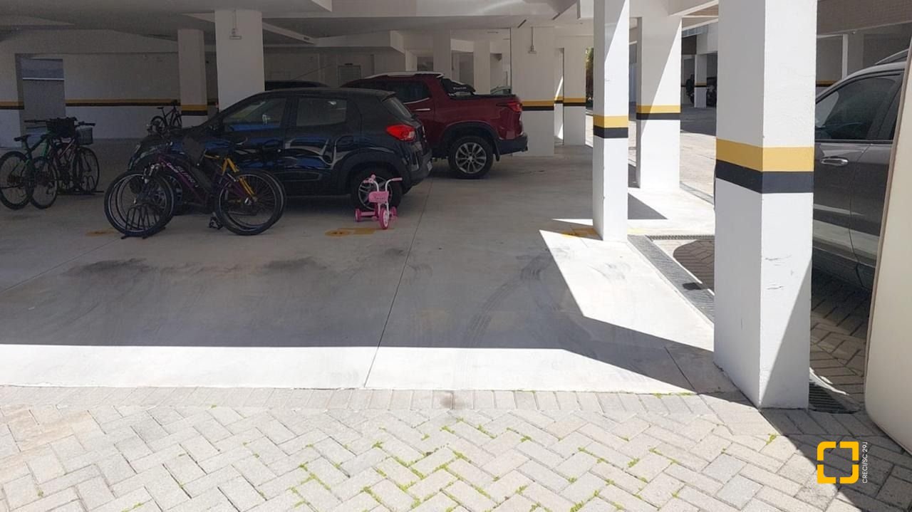 Apartamento com 81m², 4 quartos (sendo 1 suíte), 2 garagens, no bairro Campeche em Florianópolis