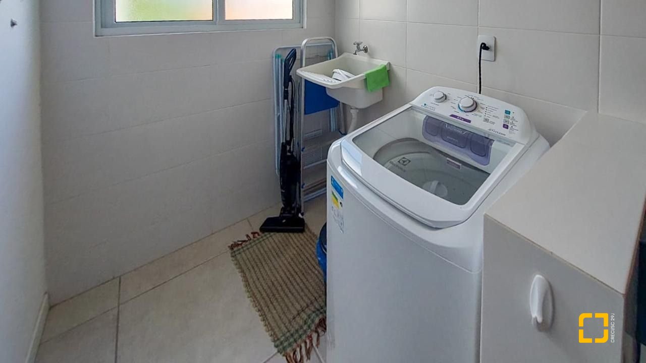 Apartamento com 81m², 4 quartos (sendo 1 suíte), 2 garagens, no bairro Campeche em Florianópolis