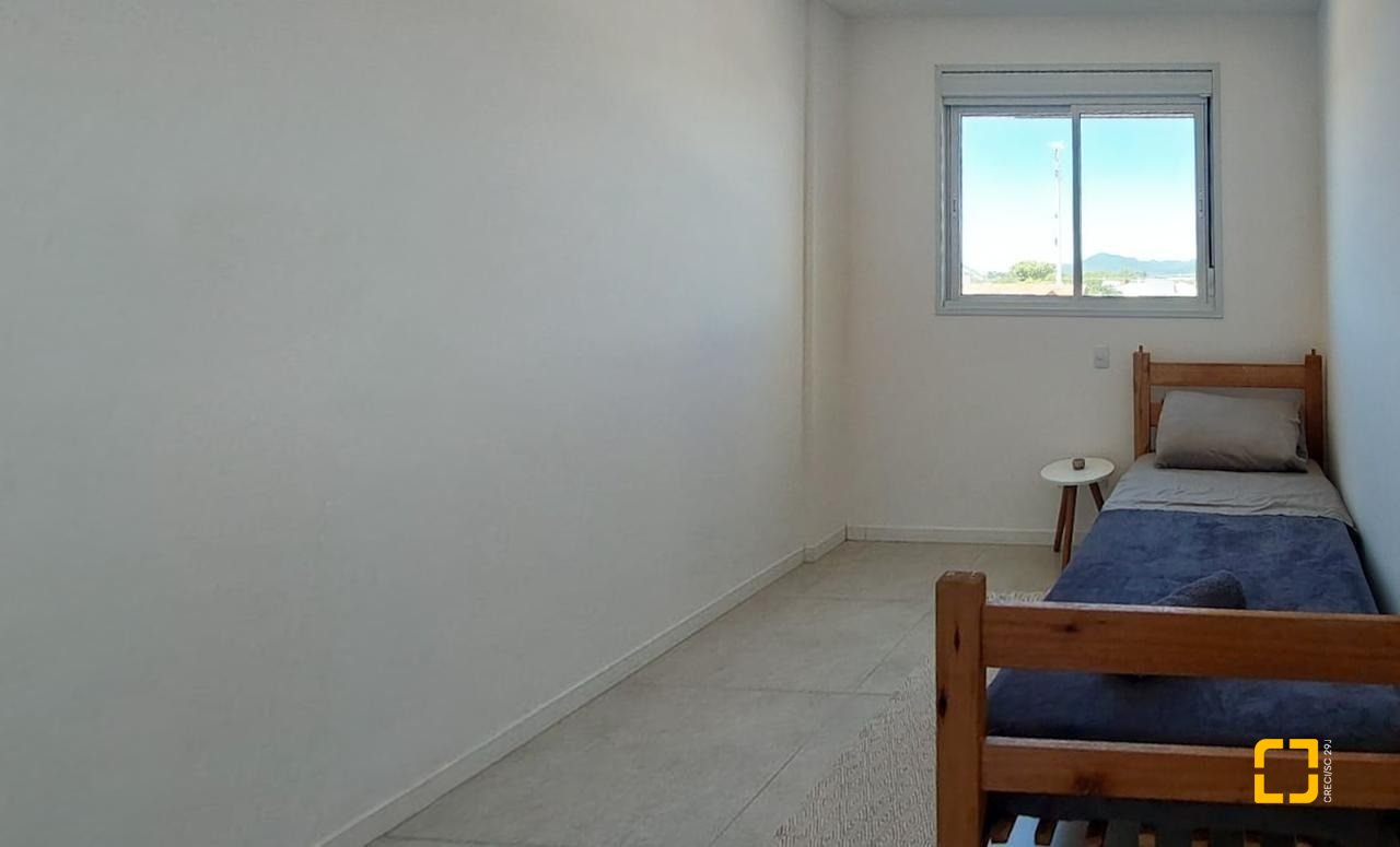 Apartamento com 81m², 4 quartos (sendo 1 suíte), 2 garagens, no bairro Campeche em Florianópolis