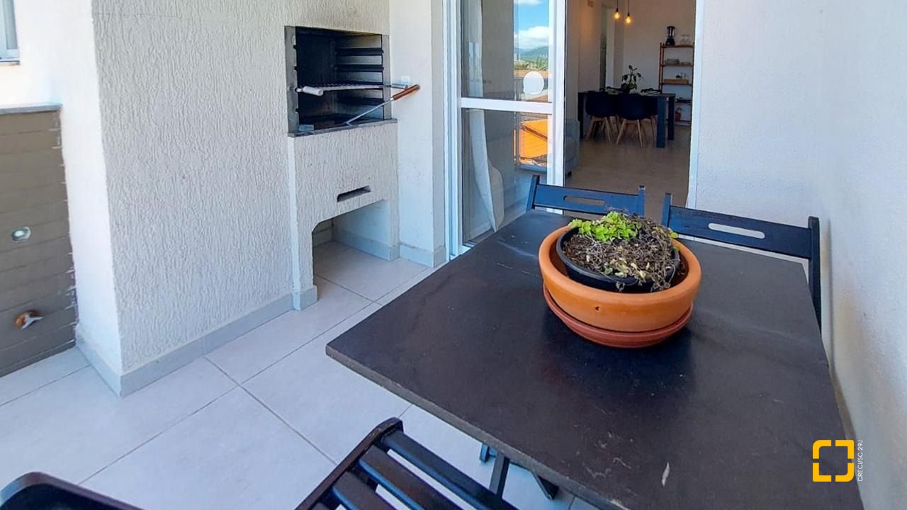 Apartamento com 81m², 4 quartos (sendo 1 suíte), 2 garagens, no bairro Campeche em Florianópolis