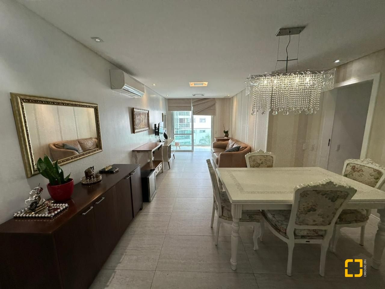 Apartamento com 117m², 4 quartos (sendo 1 suíte), 1 garagem, no bairro Parque São Jorge em Florianópolis