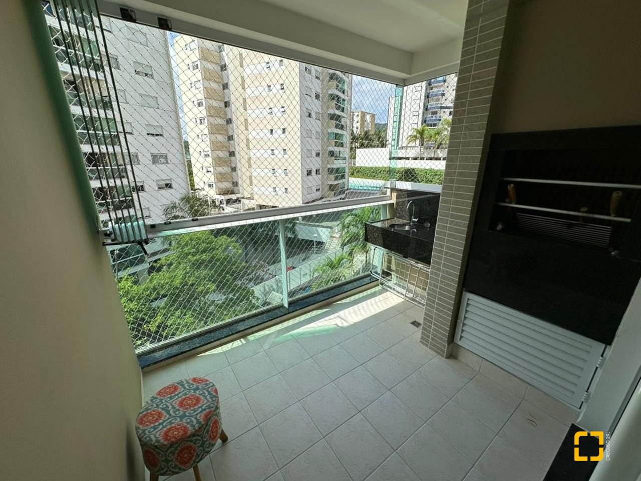 Apartamento com 117m², 4 quartos (sendo 1 suíte), 1 garagem, no bairro Parque São Jorge em Florianópolis