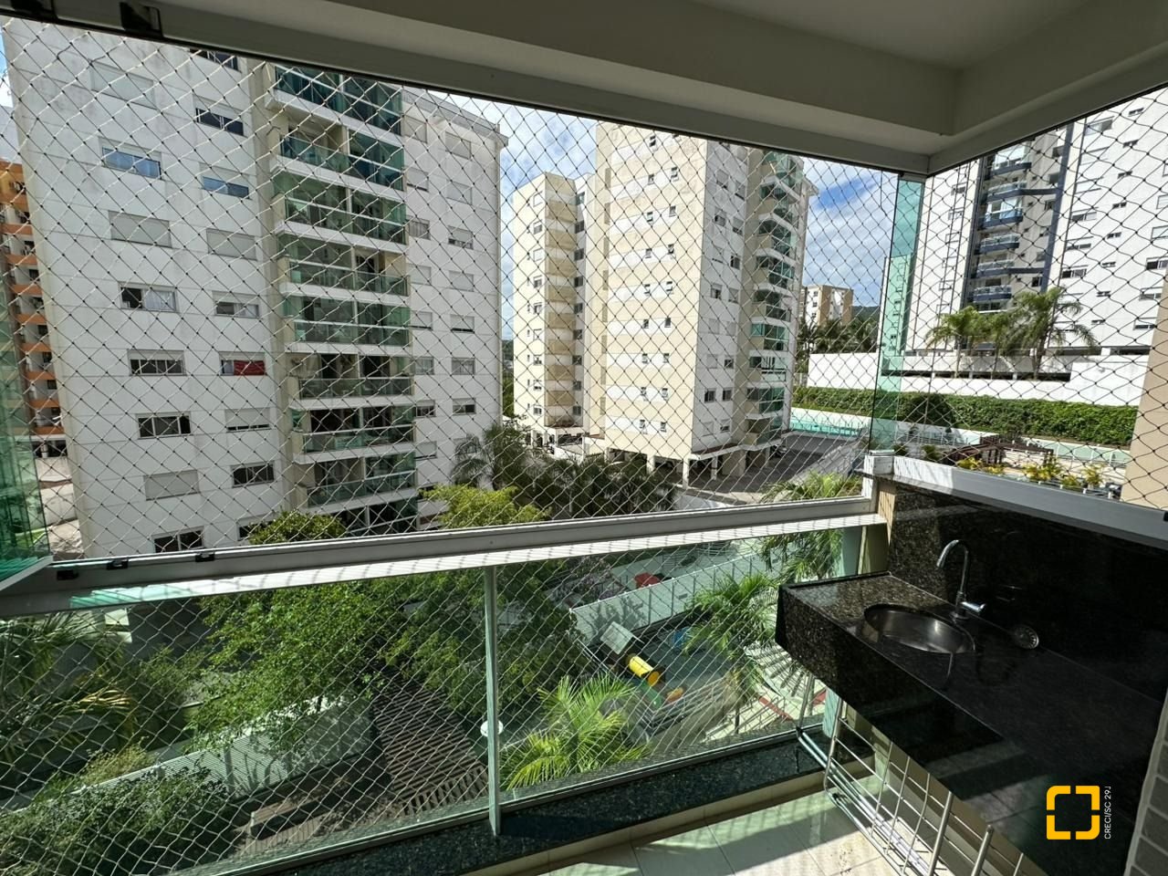 Apartamento com 117m², 4 quartos (sendo 1 suíte), 1 garagem, no bairro Parque São Jorge em Florianópolis
