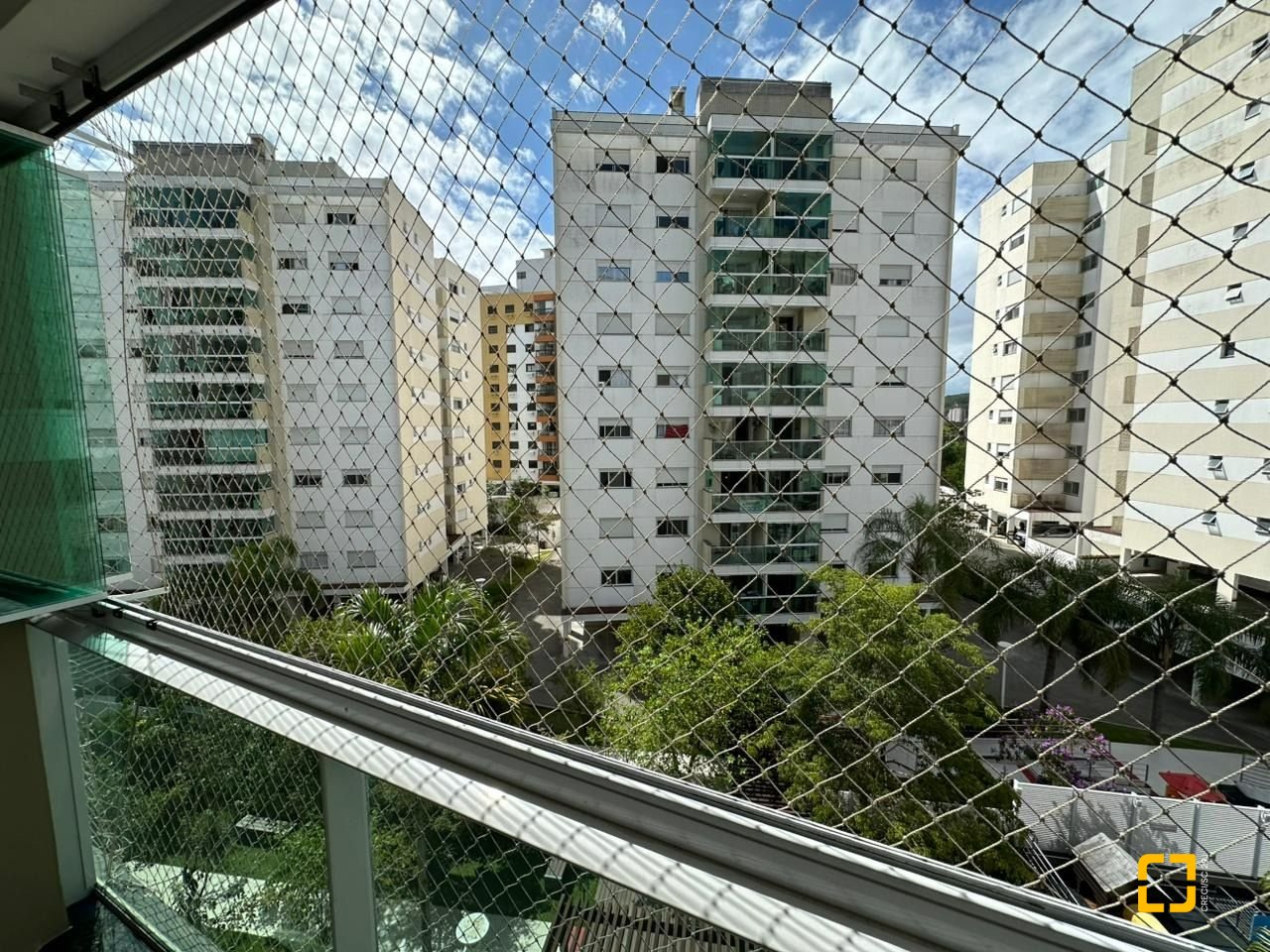 Apartamento com 117m², 4 quartos (sendo 1 suíte), 1 garagem, no bairro Parque São Jorge em Florianópolis