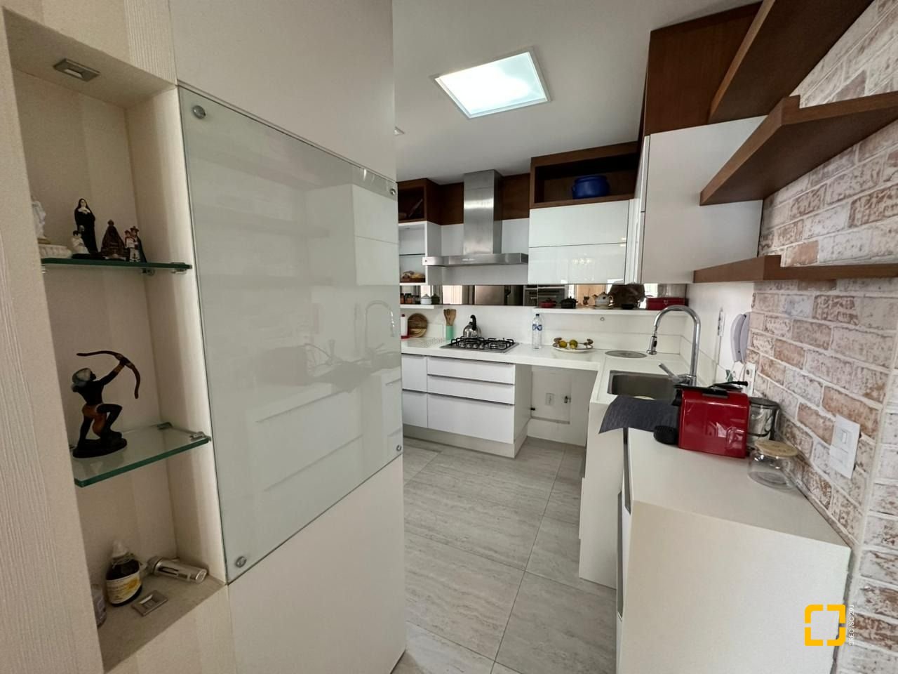 Apartamento com 117m², 4 quartos (sendo 1 suíte), 1 garagem, no bairro Parque São Jorge em Florianópolis