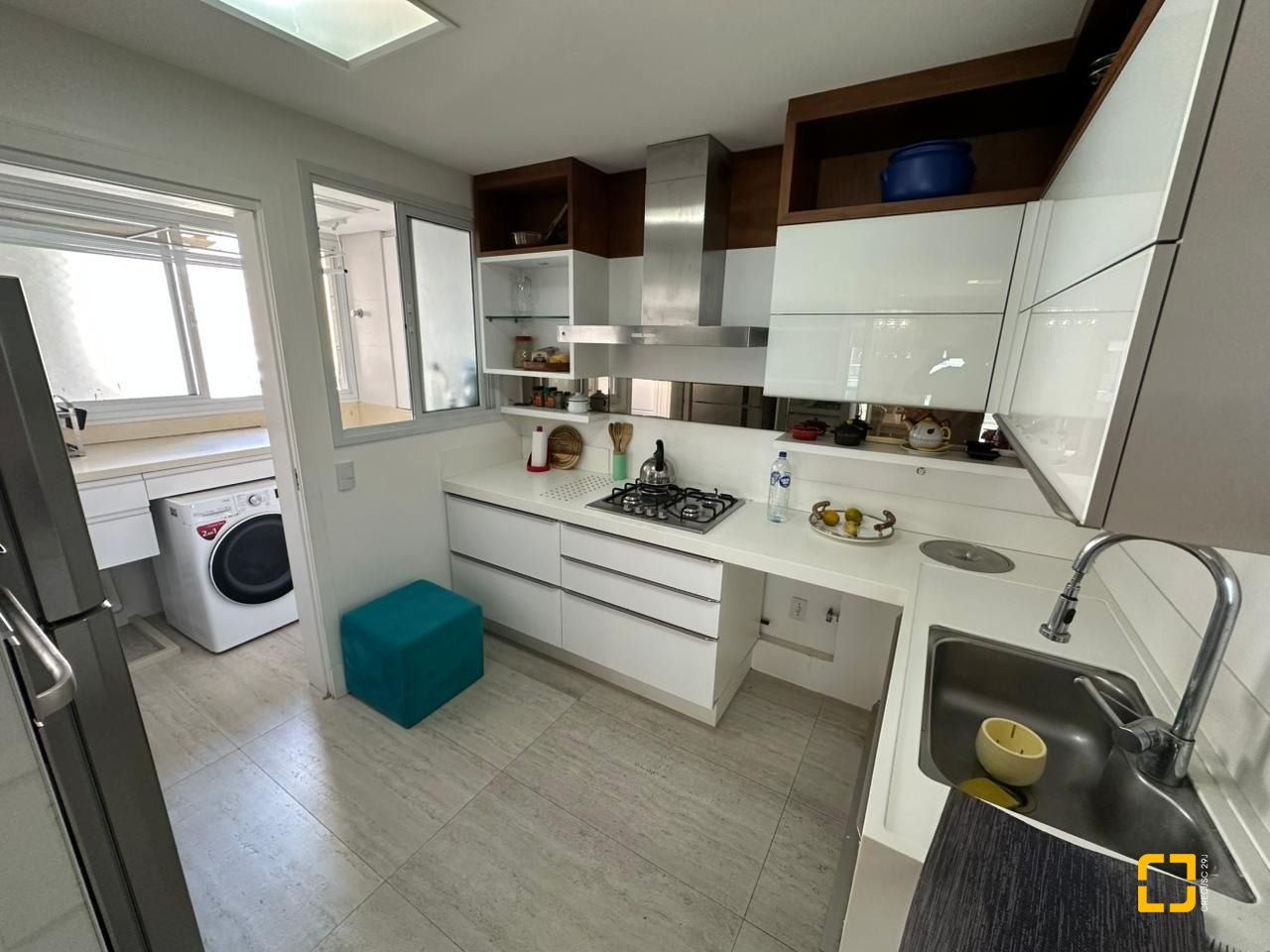 Apartamento com 117m², 4 quartos (sendo 1 suíte), 1 garagem, no bairro Parque São Jorge em Florianópolis