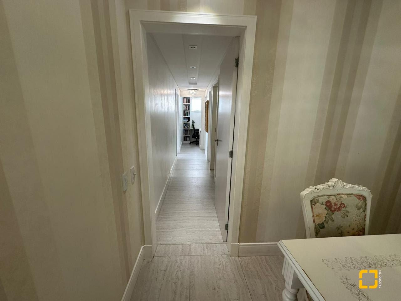 Apartamento com 117m², 4 quartos (sendo 1 suíte), 1 garagem, no bairro Parque São Jorge em Florianópolis