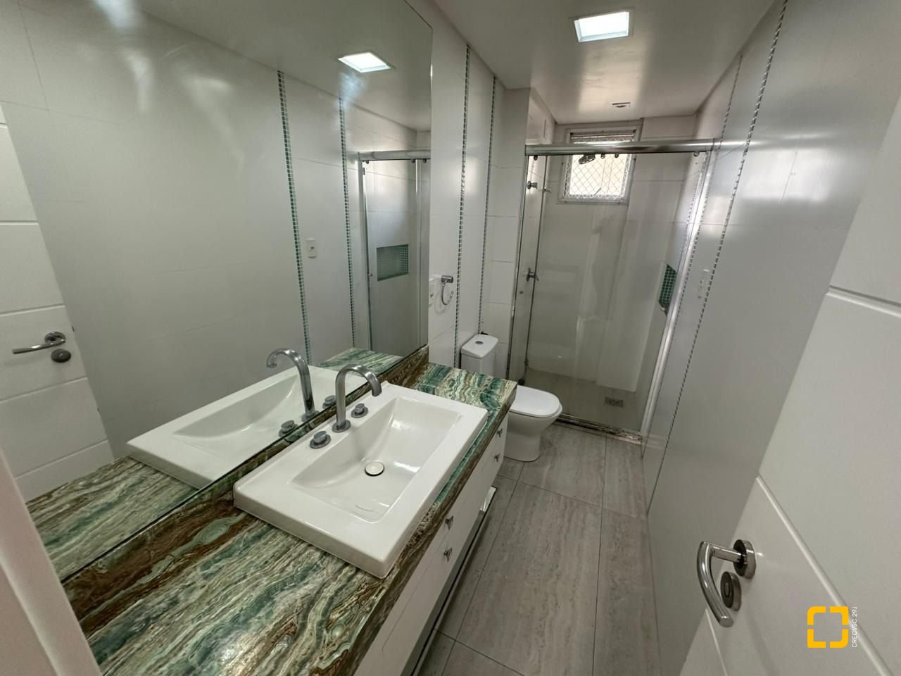 Apartamento com 117m², 4 quartos (sendo 1 suíte), 1 garagem, no bairro Parque São Jorge em Florianópolis