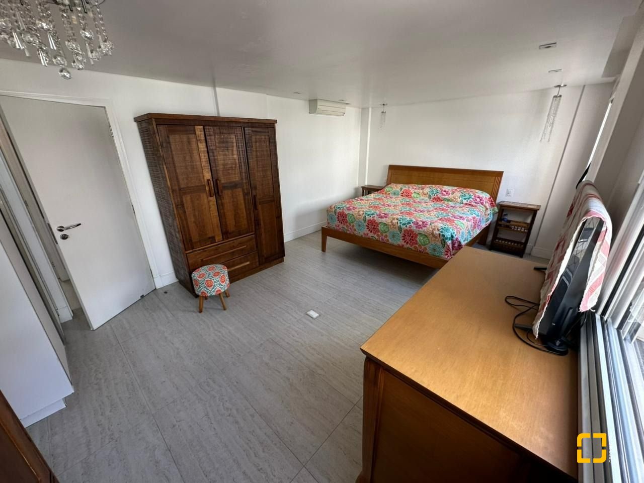 Apartamento com 117m², 4 quartos (sendo 1 suíte), 1 garagem, no bairro Parque São Jorge em Florianópolis