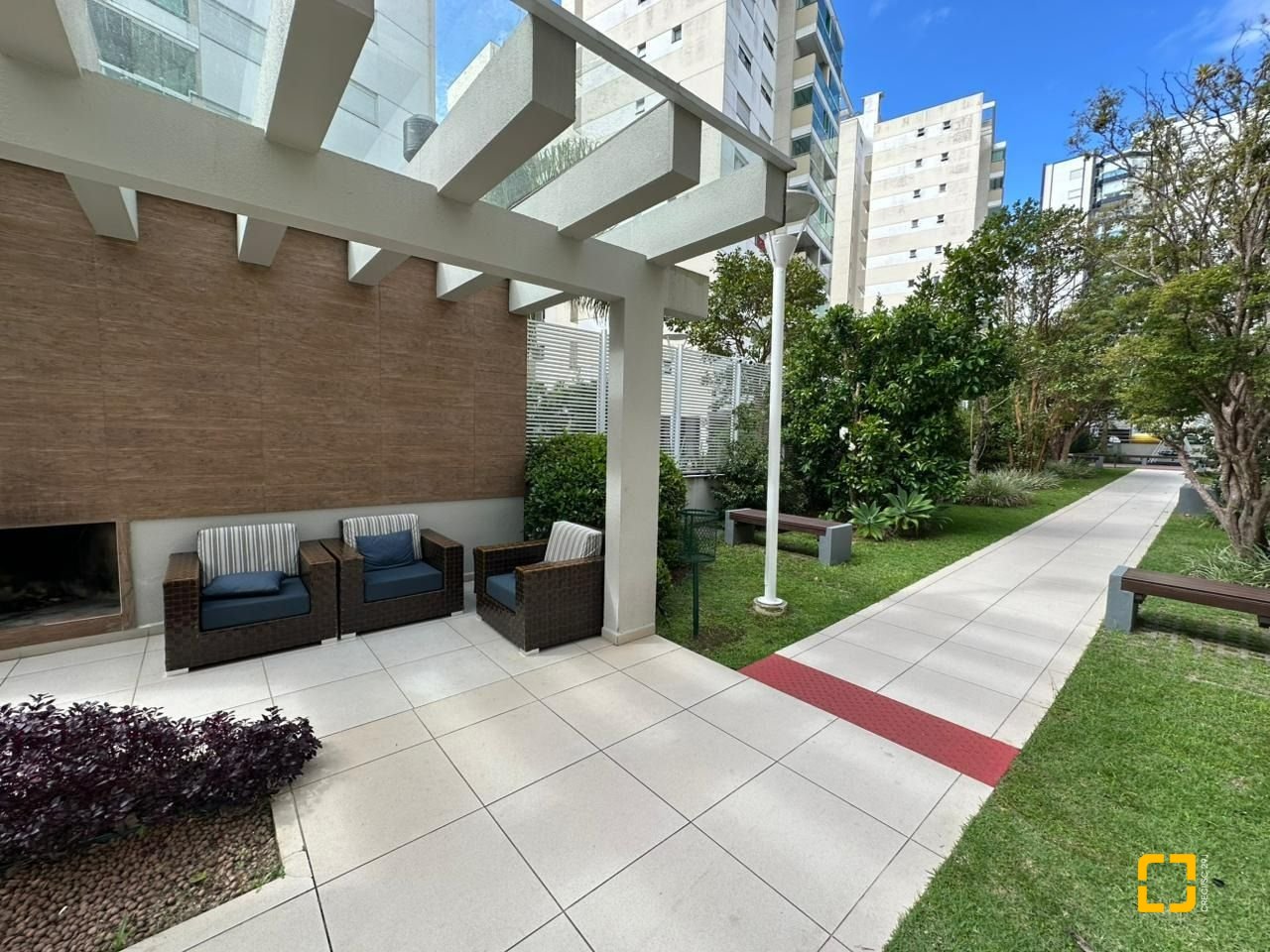 Apartamento com 117m², 4 quartos (sendo 1 suíte), 1 garagem, no bairro Parque São Jorge em Florianópolis