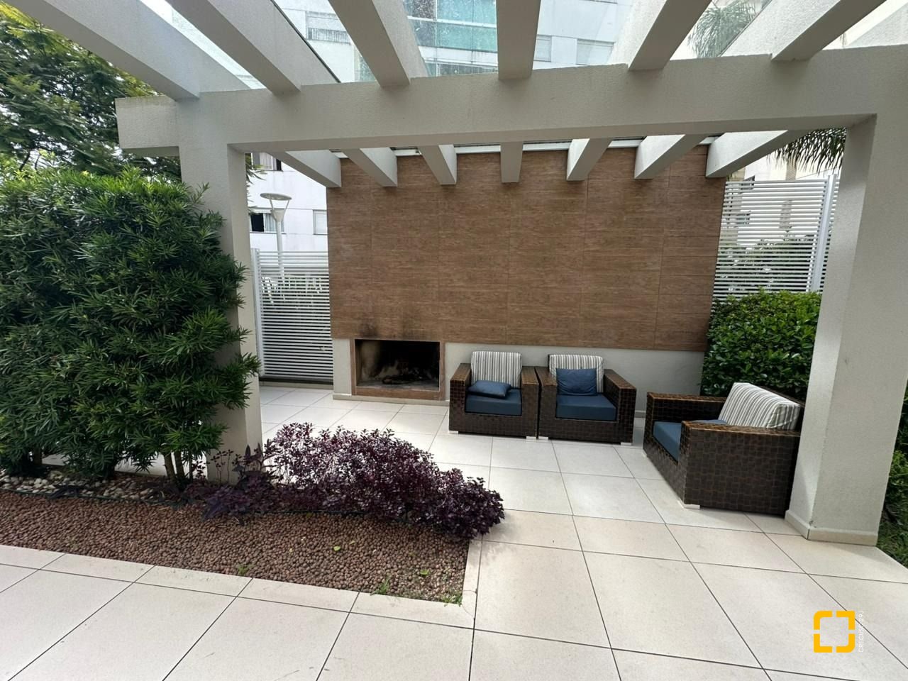 Apartamento com 117m², 4 quartos (sendo 1 suíte), 1 garagem, no bairro Parque São Jorge em Florianópolis