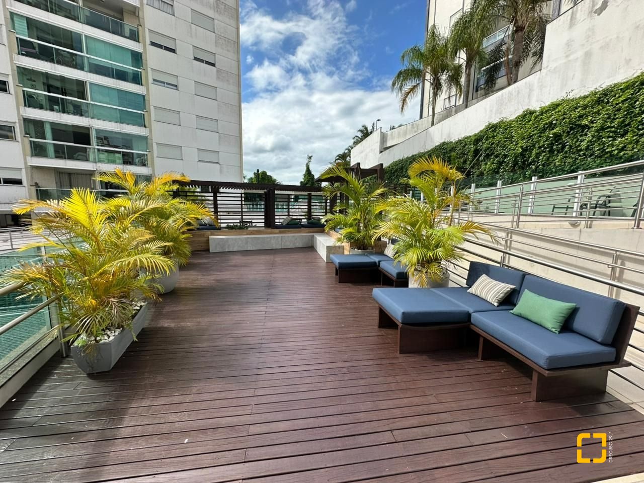 Apartamento com 117m², 4 quartos (sendo 1 suíte), 1 garagem, no bairro Parque São Jorge em Florianópolis