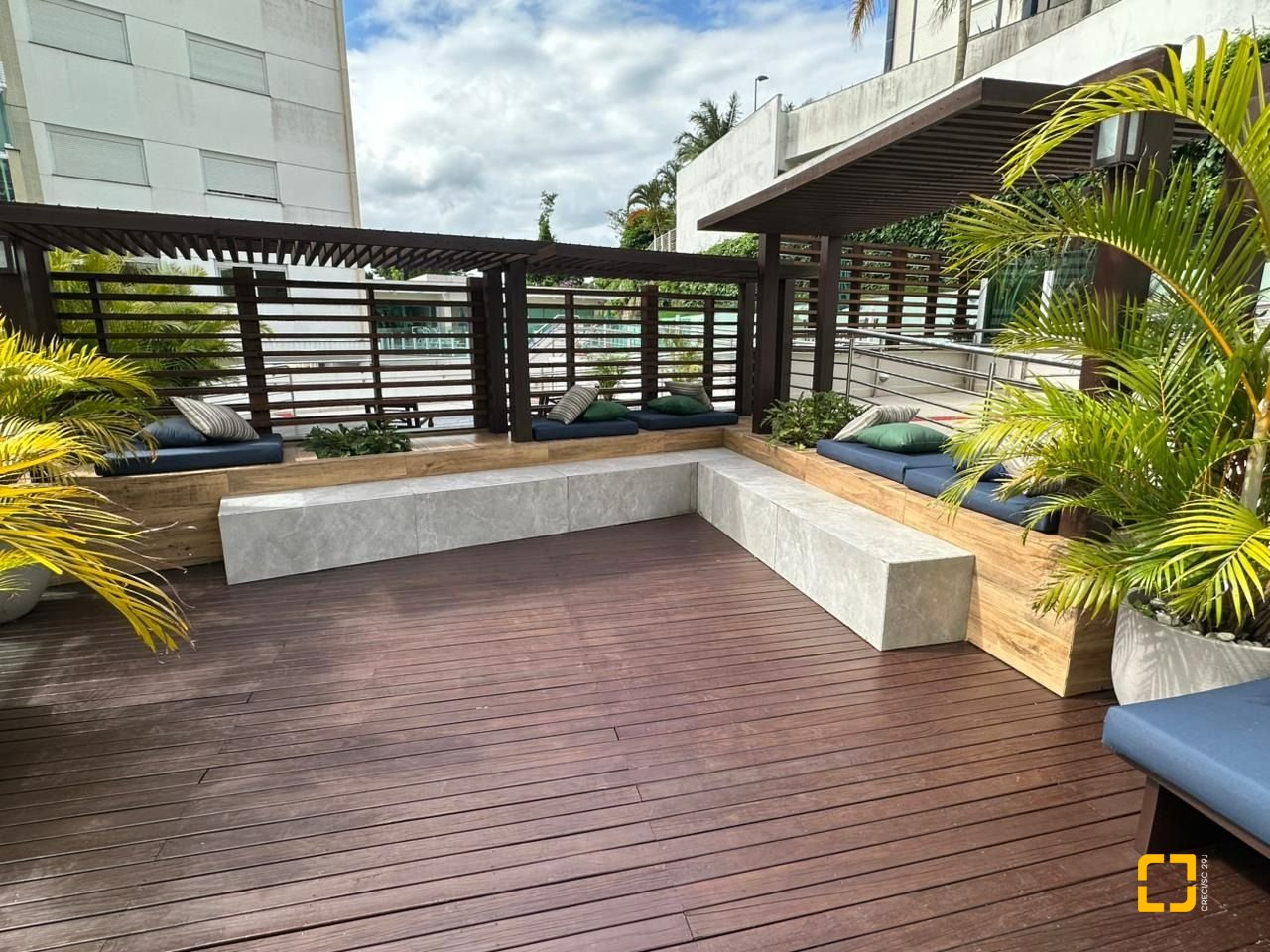 Apartamento com 117m², 4 quartos (sendo 1 suíte), 1 garagem, no bairro Parque São Jorge em Florianópolis