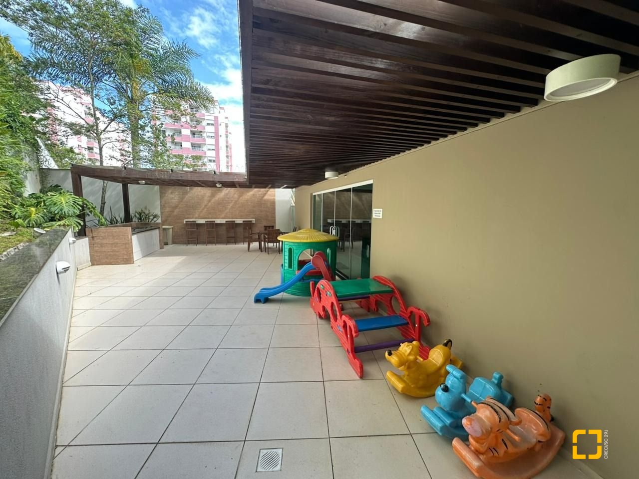 Apartamento com 117m², 4 quartos (sendo 1 suíte), 1 garagem, no bairro Parque São Jorge em Florianópolis