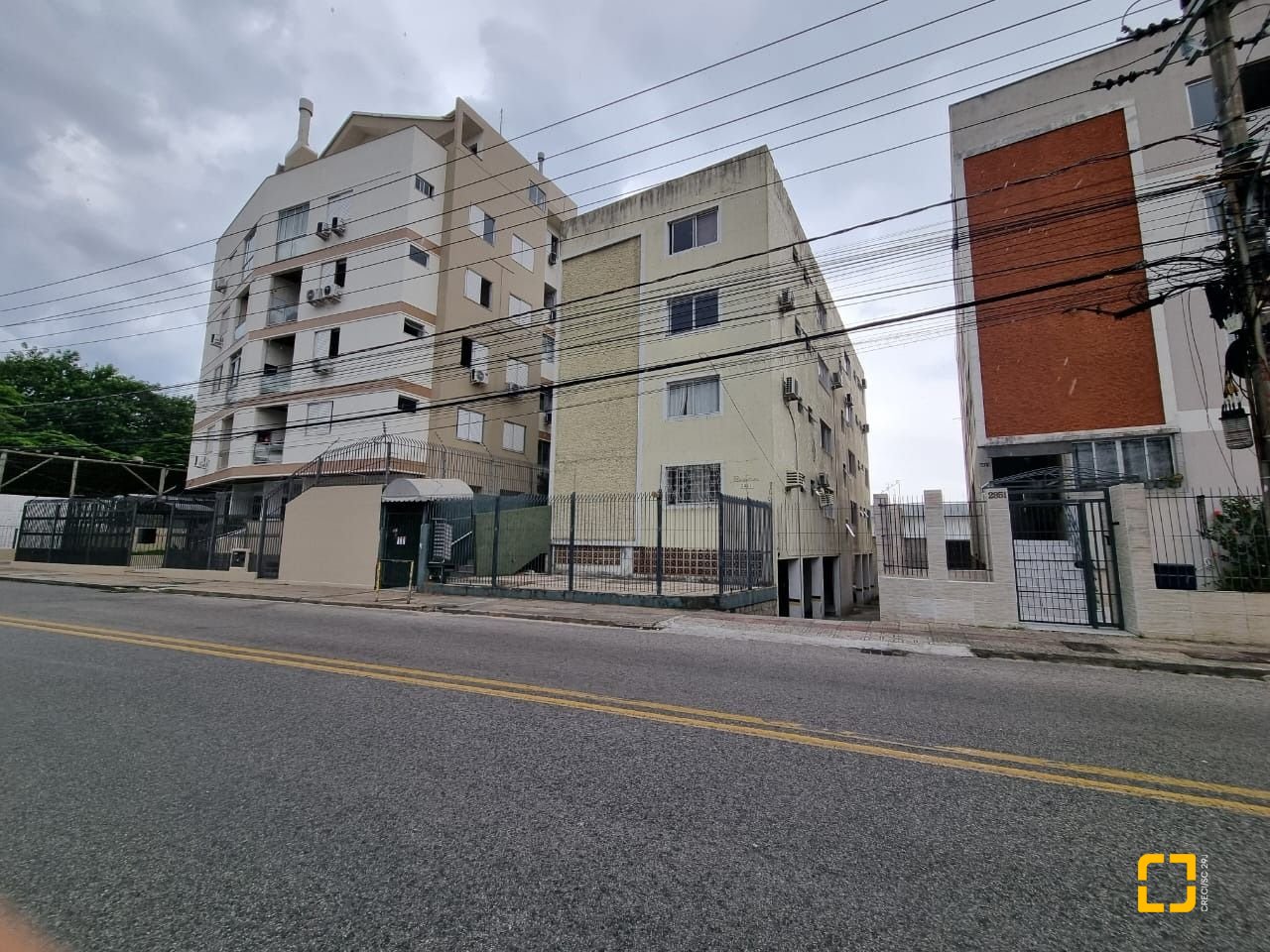 Apartamento com 81m², 4 quartos (sendo 1 suíte), 1 garagem, no bairro Capoeiras em Florianópolis