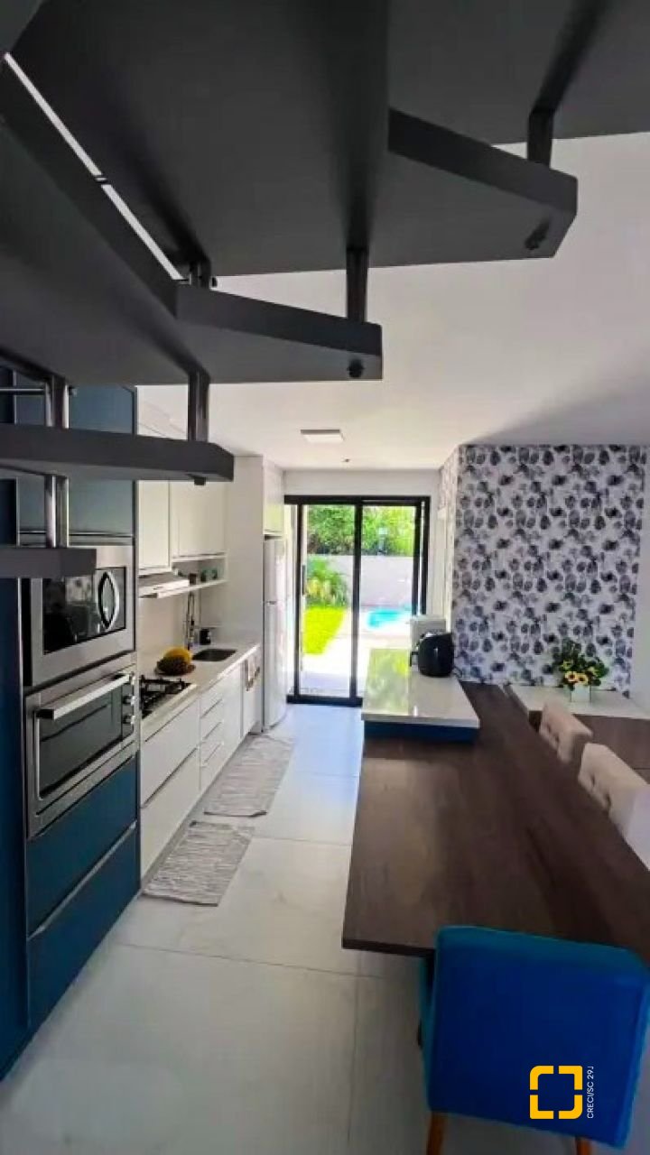 Casa com 100m², 4 quartos (sendo 1 suíte), 2 garagens, no bairro Ingleses em Florianópolis