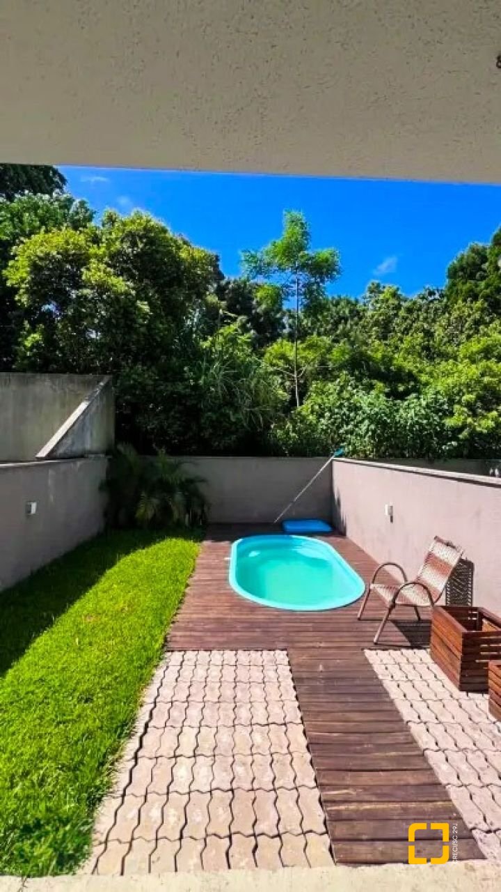 Casa com 100m², 4 quartos (sendo 1 suíte), 2 garagens, no bairro Ingleses em Florianópolis