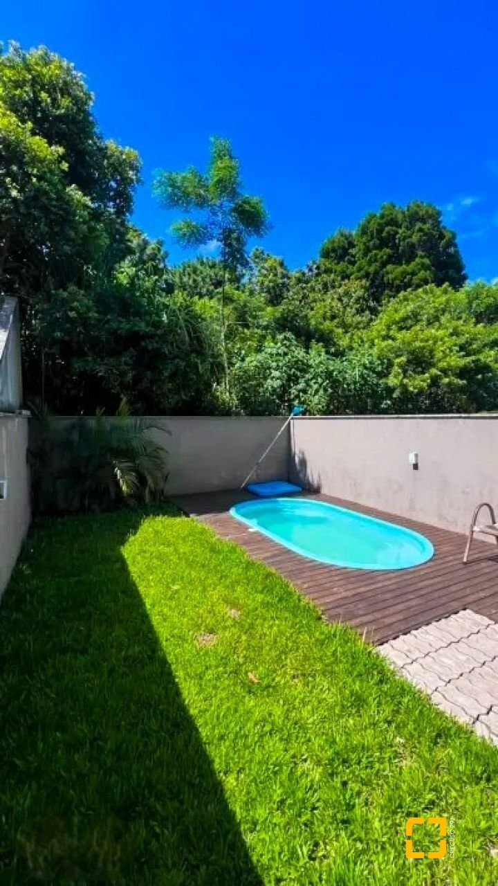 Casa com 100m², 4 quartos (sendo 1 suíte), 2 garagens, no bairro Ingleses em Florianópolis