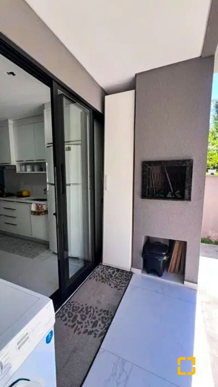 Casa com 100m², 4 quartos (sendo 1 suíte), 2 garagens, no bairro Ingleses em Florianópolis
