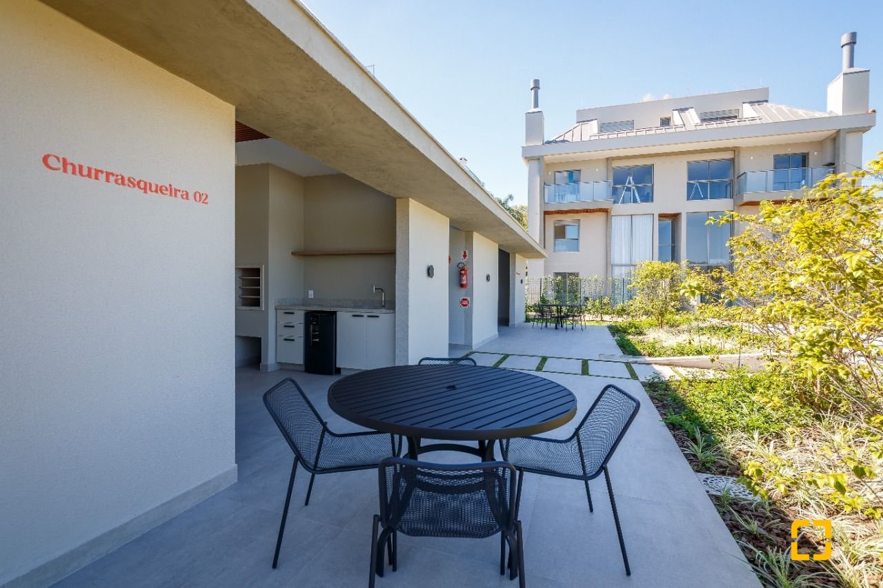 Apartamento com 96m², 4 quartos (sendo 2 suítes), 2 garagens, no bairro João Paulo em Florianópolis