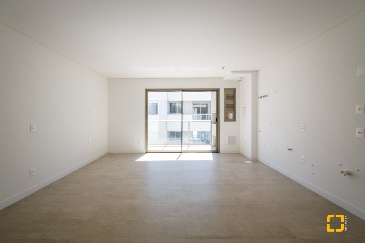 Apartamento com 96m², 4 quartos (sendo 2 suítes), 2 garagens, no bairro João Paulo em Florianópolis
