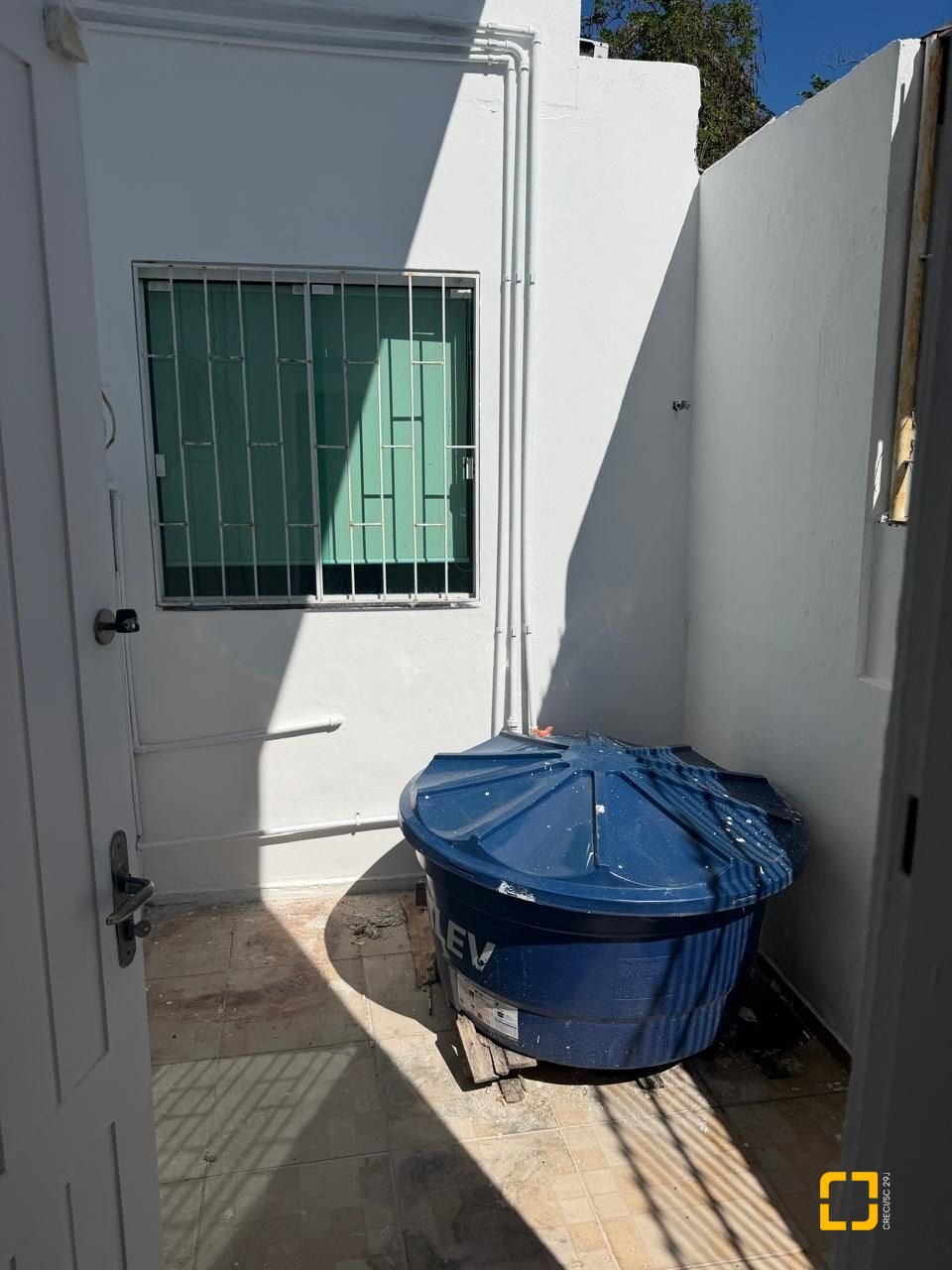 Casa com 160m², 2 quartos, 2 garagens, no bairro Balneário em Florianópolis