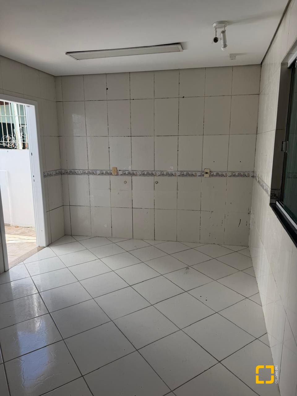 Casa com 160m², 2 quartos, 2 garagens, no bairro Balneário em Florianópolis