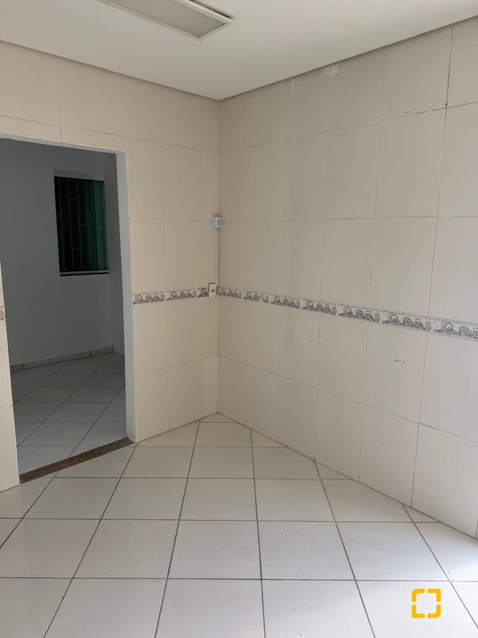 Casa com 160m², 2 quartos, 2 garagens, no bairro Balneário em Florianópolis