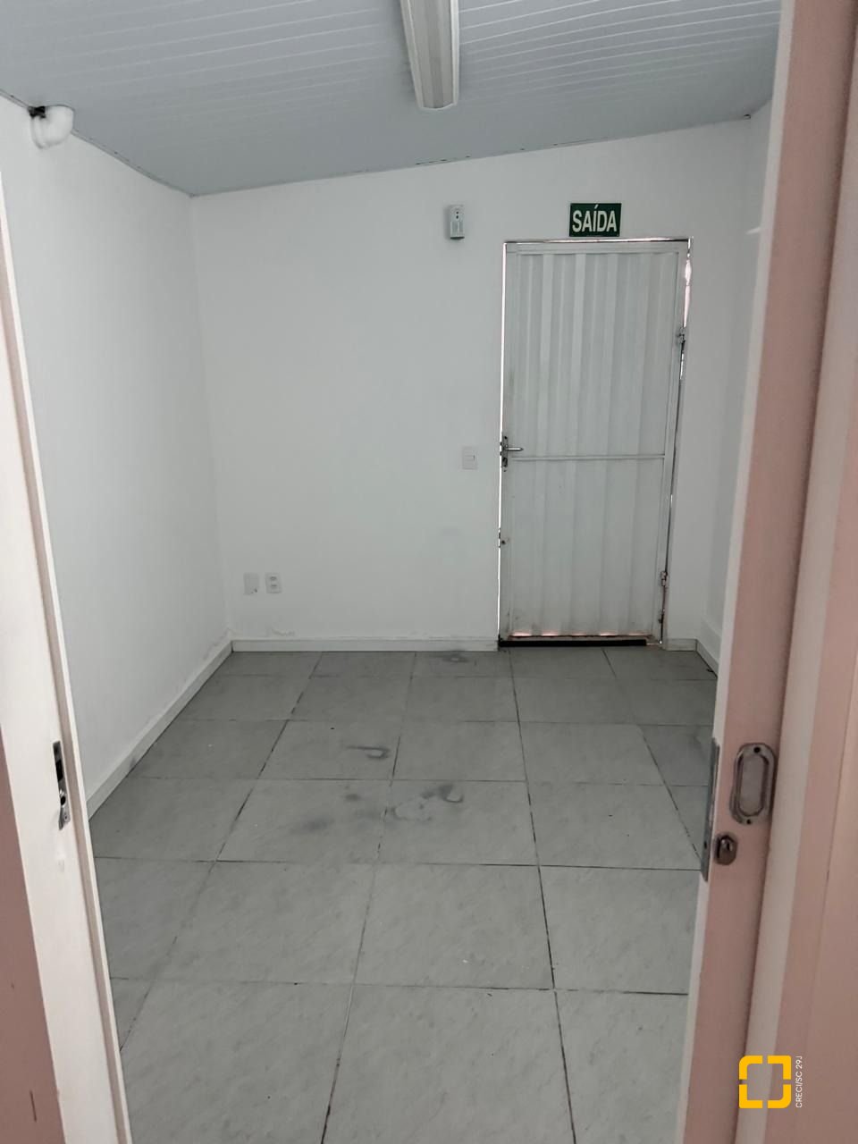 Casa com 160m², 2 quartos, 2 garagens, no bairro Balneário em Florianópolis