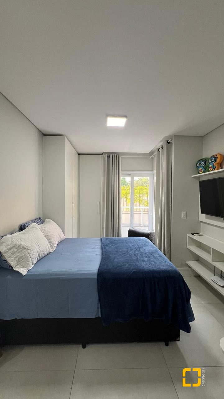 Apartamento com 42m², 1 quarto, 2 garagens, no bairro Córrego Grande em Florianópolis