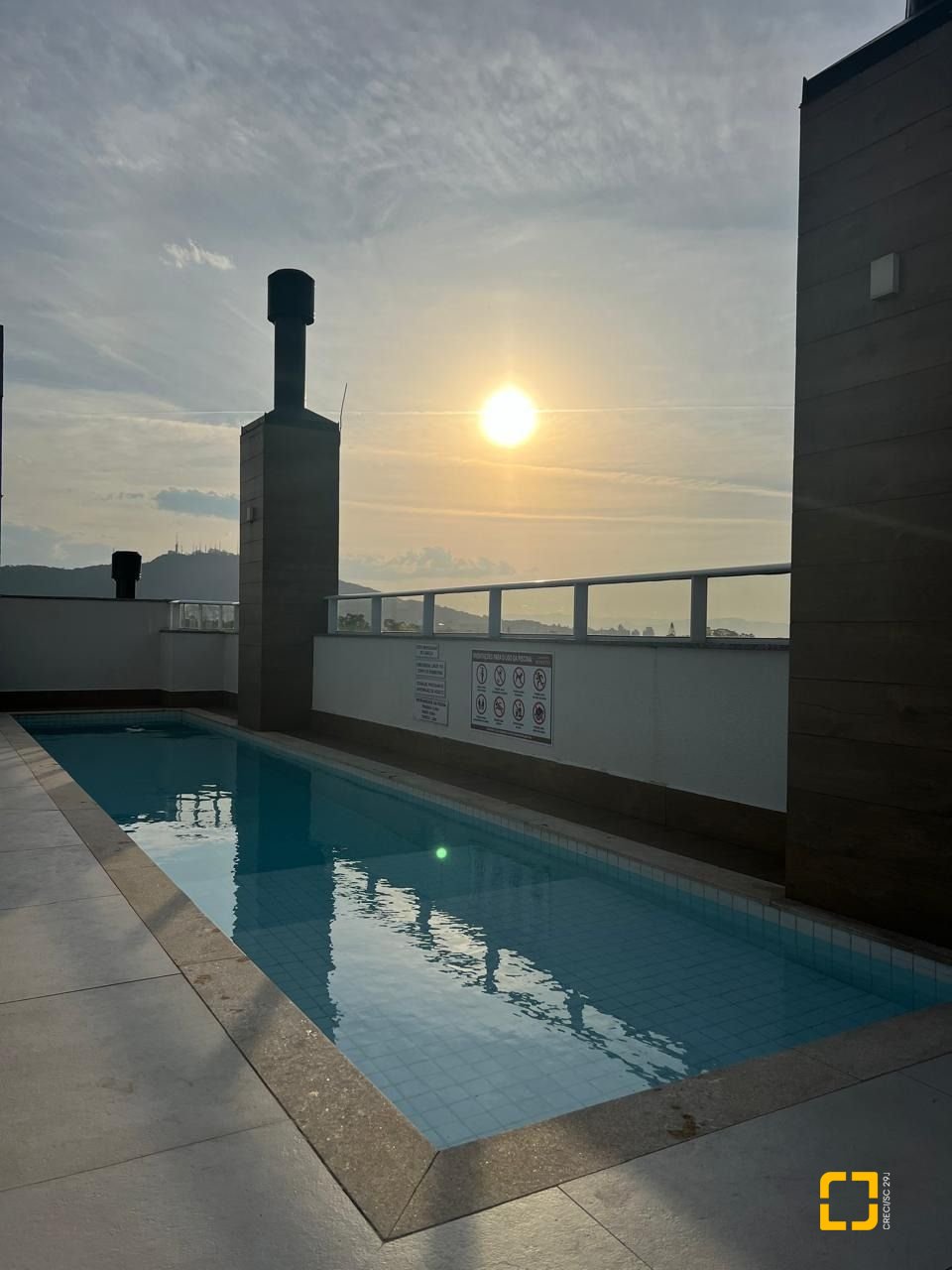 Apartamento com 42m², 1 quarto, 2 garagens, no bairro Córrego Grande em Florianópolis