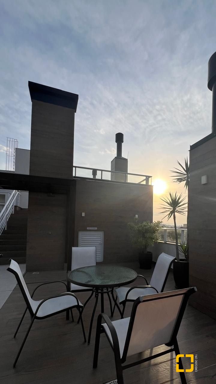 Apartamento com 42m², 1 quarto, 2 garagens, no bairro Córrego Grande em Florianópolis