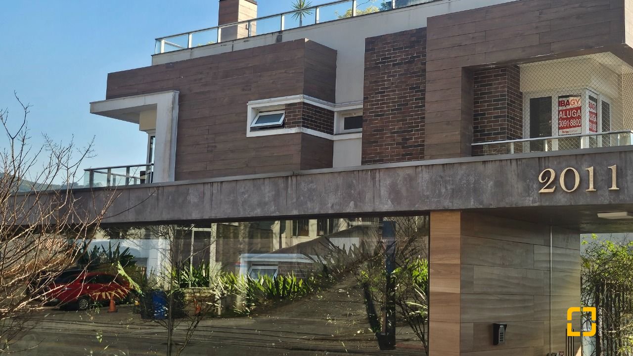 Apartamento com 42m², 1 quarto, 2 garagens, no bairro Córrego Grande em Florianópolis